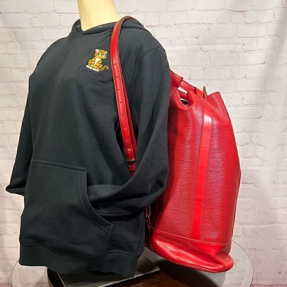 LOUIS VUITTON Epi Randonnee GM Castillan Red. Big Roomy Backpack. - Picture 13 of 17